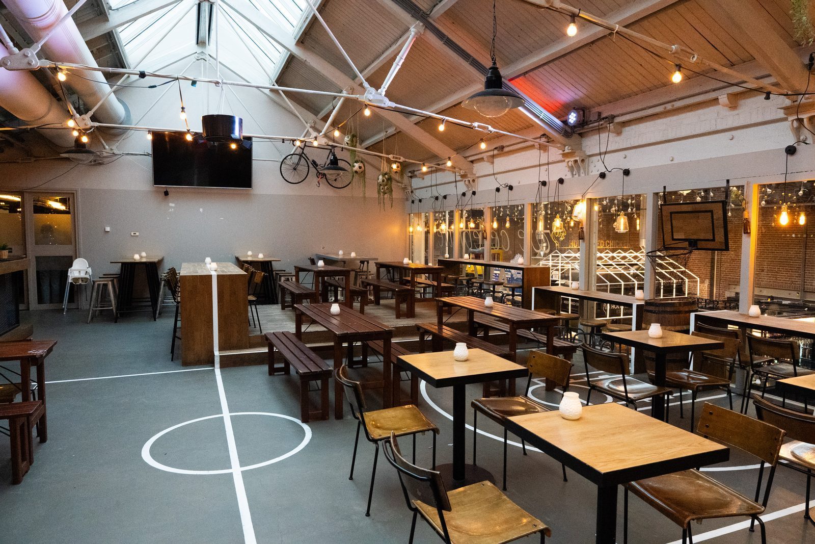De Dug Out — Foodhallen Amsterdam (2)